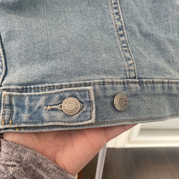 NWOT LEVI STRAUSS Denim Jacket - Picture 6 of 6